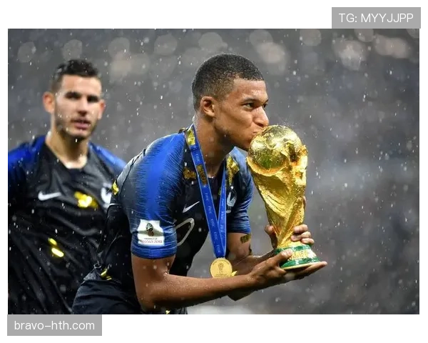 姆巴佩重返邦迪青训,激励新一代球员开启足球梦想新征程 姆巴佩重返邦迪青训,激励新一代球员开启足球梦想新征程