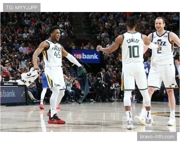 康利借无球跑动与挡拆改变进攻节奏，提升关键回合效率