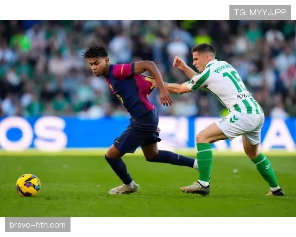 巴黎圣日耳曼中场控制问题显现，当前阶段表现波动对高强度比赛稳定性面临考验